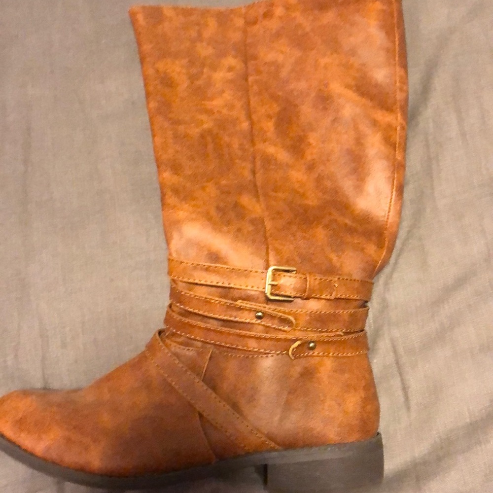 Tall below the knee boots